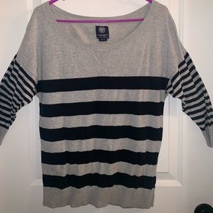 Three quarter sleeve sweater